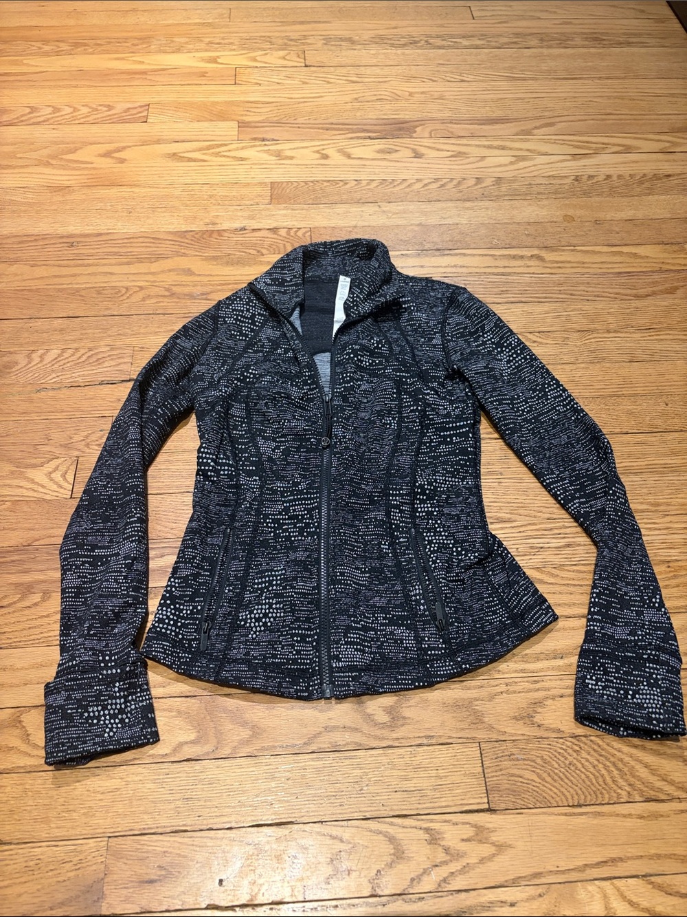 Lululemon Athletica Define Zip Up Jacket. Black and White Pattern. Size 4